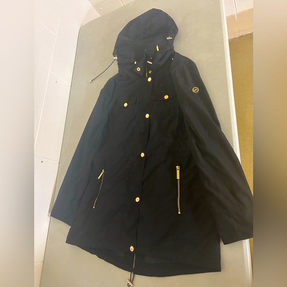 Michael Kors - Picture 1 of 4